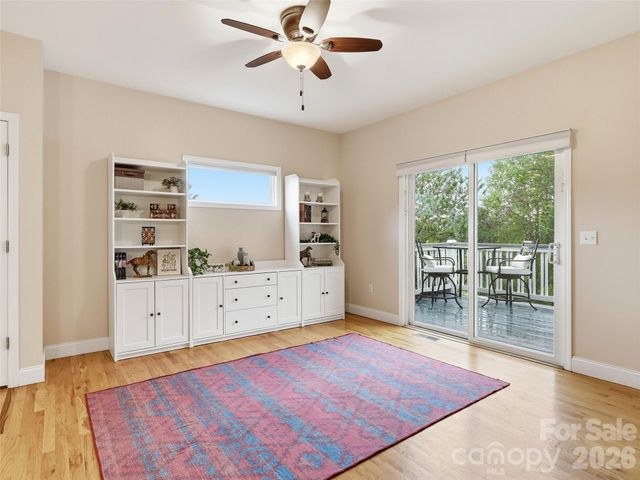 16 Lancaster Lane, Weaverville, NC 28787