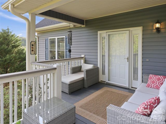 16 Lancaster Lane, Weaverville, NC 28787