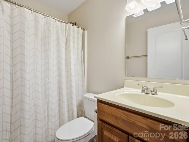 16 Lancaster Lane, Weaverville, NC 28787