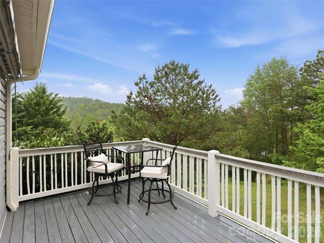 16 Lancaster Lane, Weaverville, NC 28787