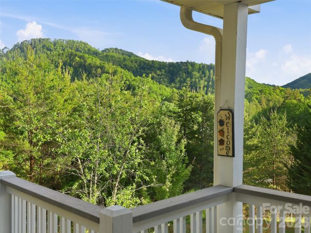 16 Lancaster Lane, Weaverville, NC 28787