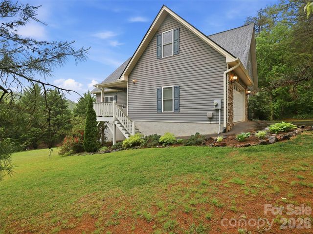 16 Lancaster Lane, Weaverville, NC 28787