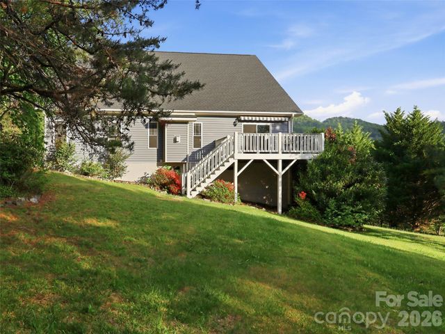 16 Lancaster Lane, Weaverville, NC 28787