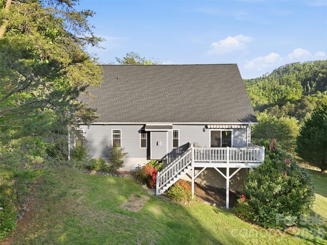 16 Lancaster Lane, Weaverville, NC 28787