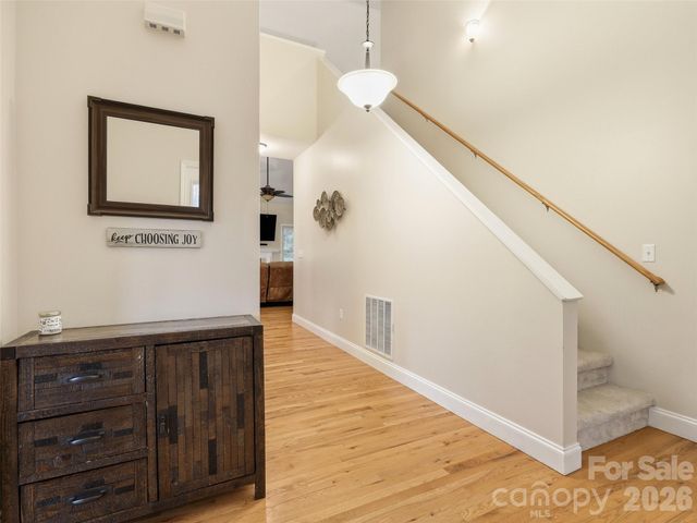 16 Lancaster Lane, Weaverville, NC 28787