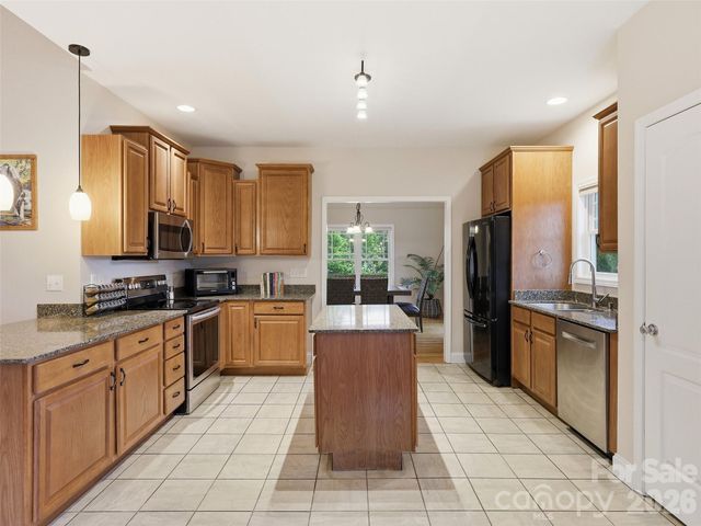 16 Lancaster Lane, Weaverville, NC 28787