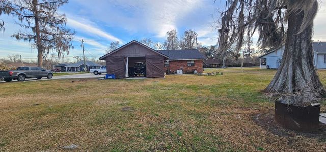 408 Bayou Gardens Drive, Houma, LA 70364