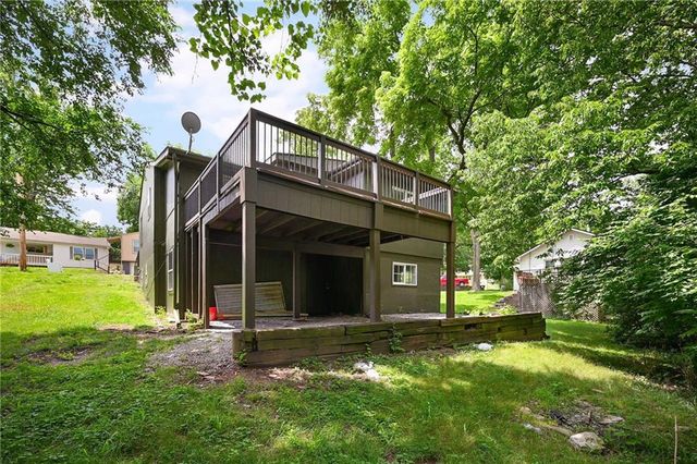 9808 E 22nd Street S, Independence, MO 64052