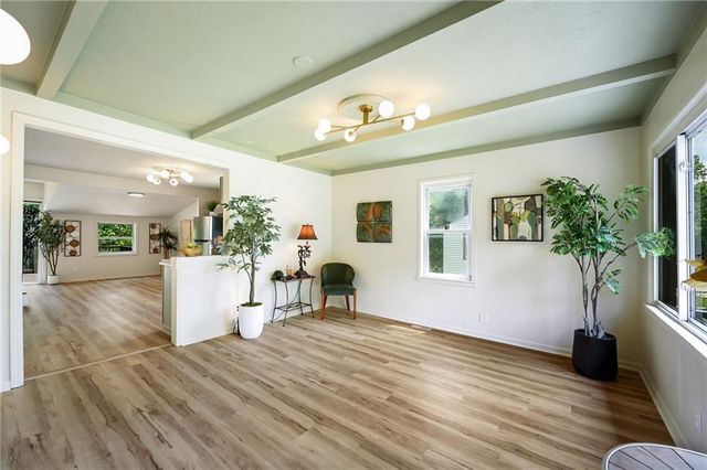 9808 E 22nd Street S, Independence, MO 64052