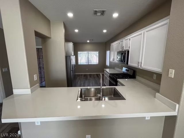 8105 Guava Nectar Avenue, Las Vegas, NV 89131