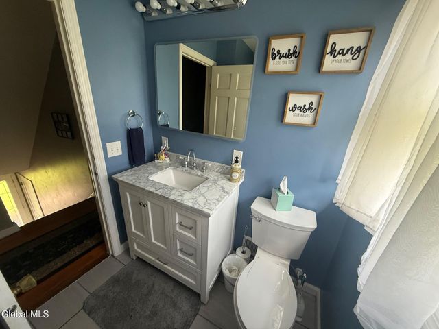 2155 Orchard Park Drive, Niskayuna, NY 12309