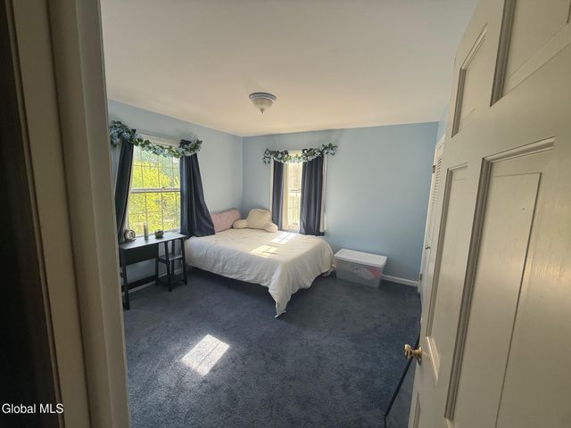 2155 Orchard Park Drive, Niskayuna, NY 12309