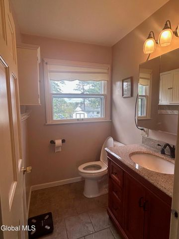 2155 Orchard Park Drive, Niskayuna, NY 12309