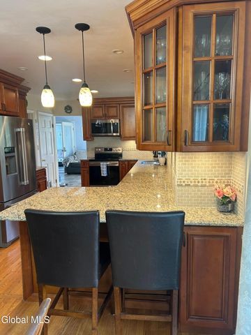 2155 Orchard Park Drive, Niskayuna, NY 12309
