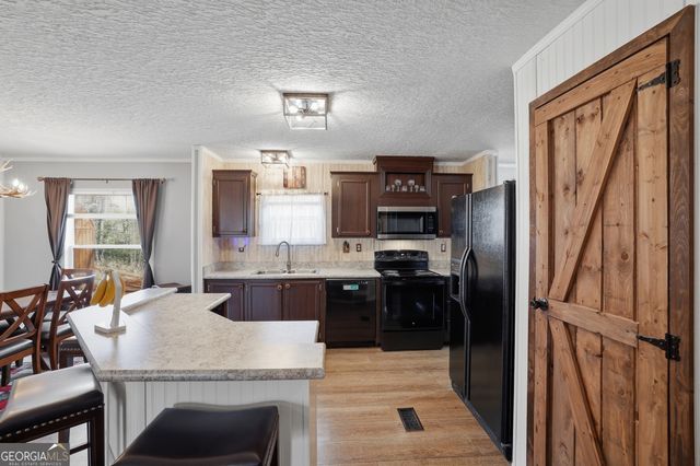 281 Oak View Trail, Cleveland, GA 30528