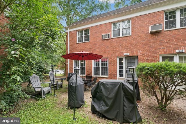1661 PRESTON RD, Alexandria, VA 22302