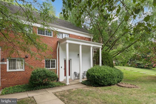 1661 PRESTON RD, Alexandria, VA 22302