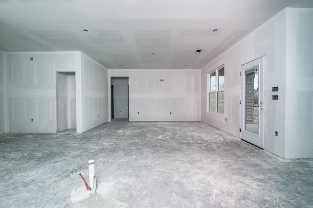 29 Walnut Valley Drive, Little Rock, AR 72211