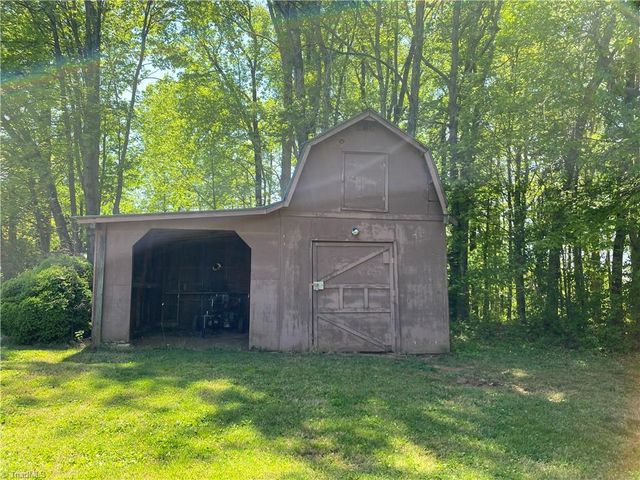 141 Brenda Drive, Mount Airy, NC 27030