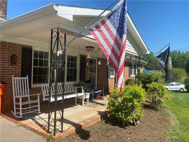 141 Brenda Drive, Mount Airy, NC 27030