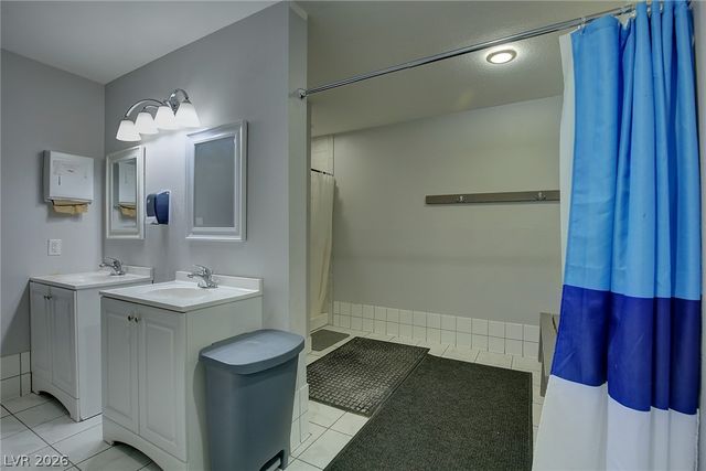 4583 West Royal Club Way, Las Vegas, NV 89103