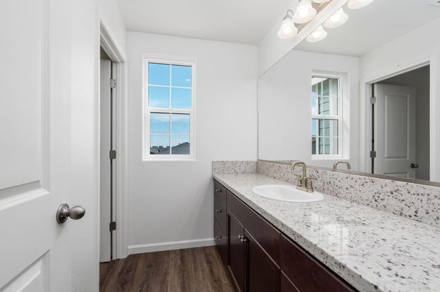 1258 Talus Way S, Madera, CA 93636