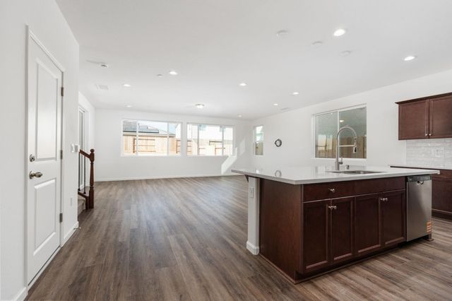 1258 Talus Way S, Madera, CA 93636