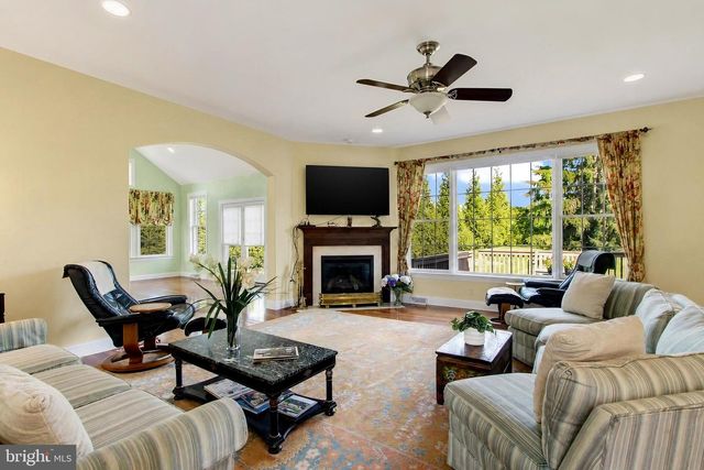 190 HICKORY LN, Hanover, PA 17331