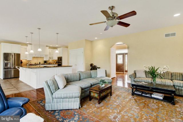 190 HICKORY LN, Hanover, PA 17331