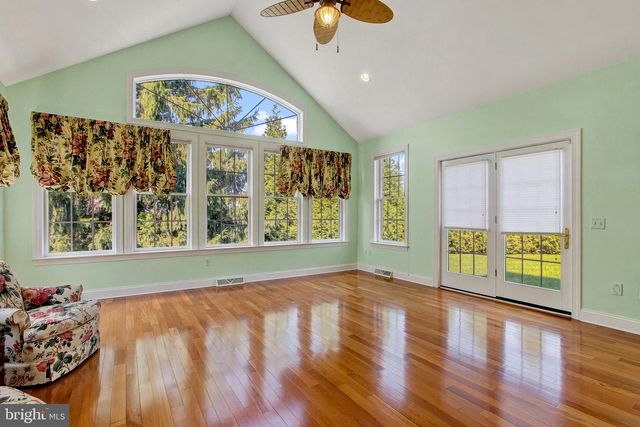190 HICKORY LN, Hanover, PA 17331