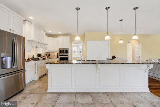 190 HICKORY LN, Hanover, PA 17331