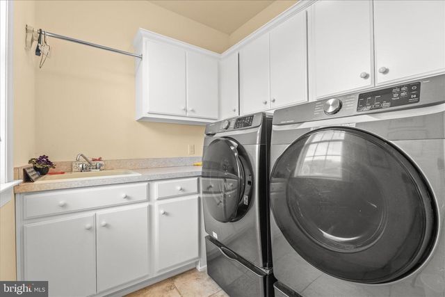 190 HICKORY LN, Hanover, PA 17331