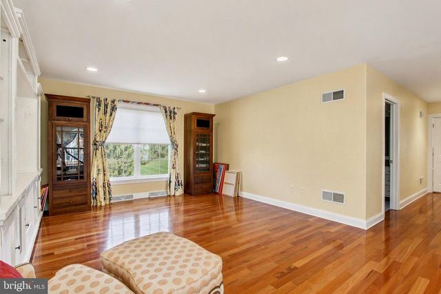 190 HICKORY LN, Hanover, PA 17331