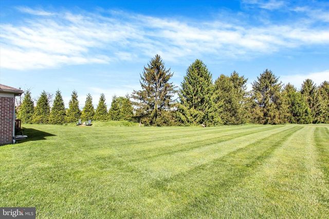 190 HICKORY LN, Hanover, PA 17331