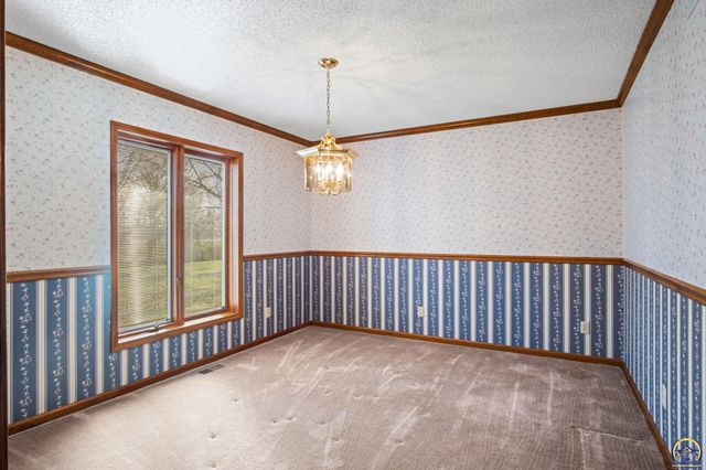 5320 SW Burlingame RD, Topeka, KS 66609