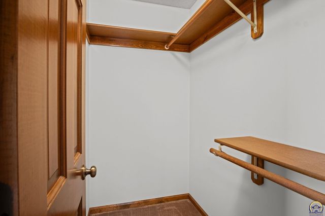 5320 SW Burlingame RD, Topeka, KS 66609