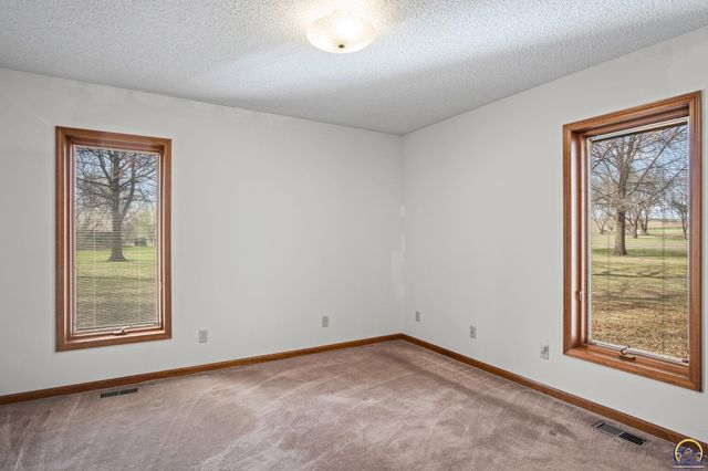 5320 SW Burlingame RD, Topeka, KS 66609