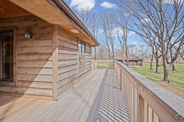 5320 SW Burlingame RD, Topeka, KS 66609