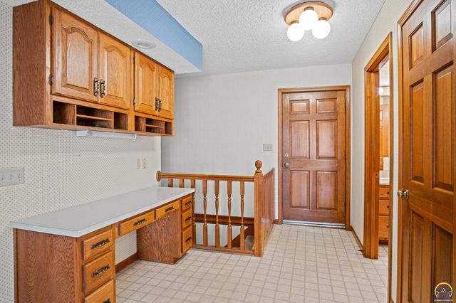 5320 SW Burlingame RD, Topeka, KS 66609