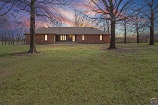 5320 SW Burlingame RD, Topeka, KS 66609