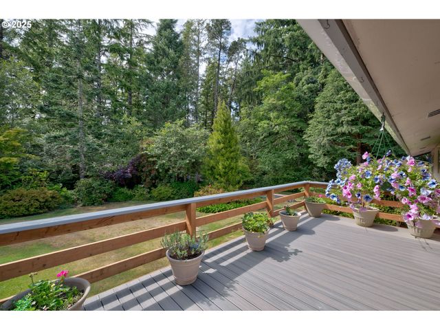 27521 U St, Ocean Park, WA 98640