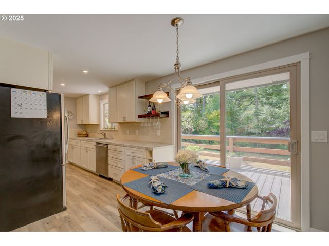 27521 U St, Ocean Park, WA 98640