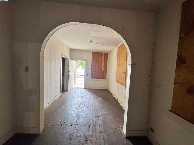 1641 B St, Hayward, CA 94541