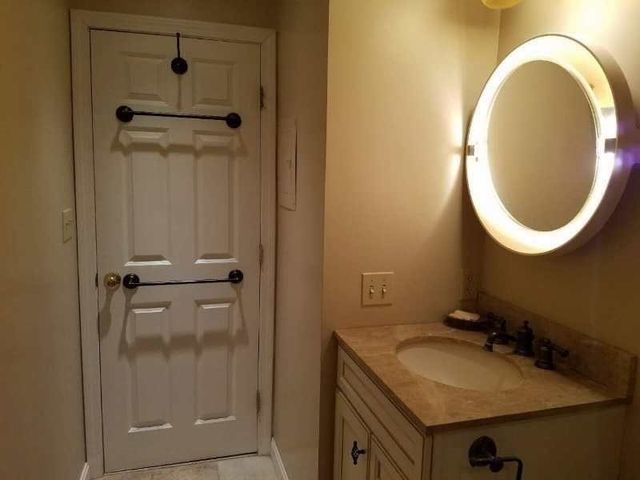 128 Emerson Gardens 128, Lexington, MA 02420