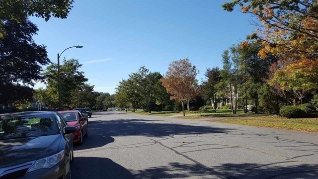 128 Emerson Gardens 128, Lexington, MA 02420