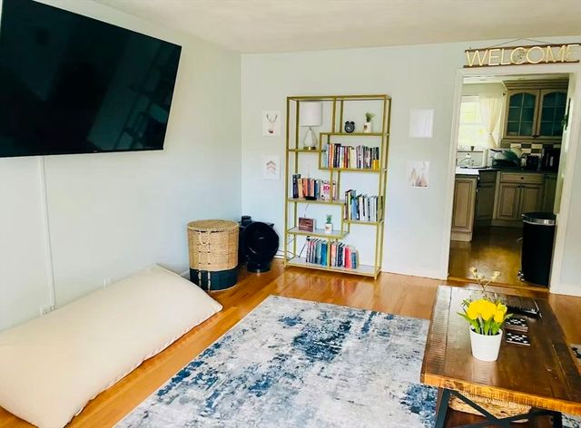 128 Emerson Gardens 128, Lexington, MA 02420