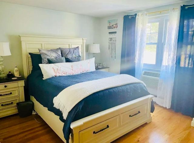 128 Emerson Gardens 128, Lexington, MA 02420