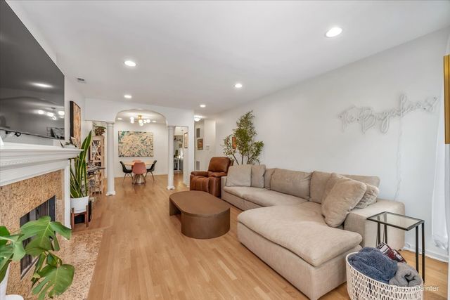 4512 S Greenwood Avenue 3, Chicago, IL 60653