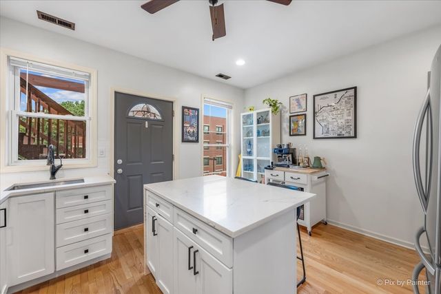 4512 S Greenwood Avenue 3, Chicago, IL 60653