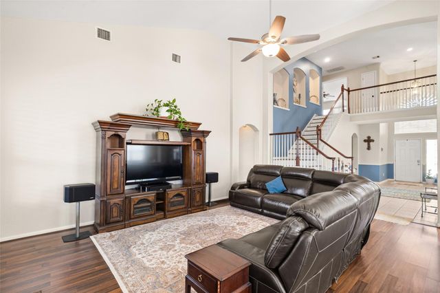 3714 Apple Tree Circle W, La Porte, TX 77571